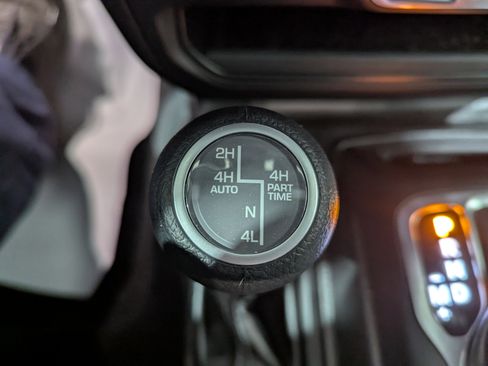 Used 2025 Jeep Wrangler Unlimited Sahara image 20