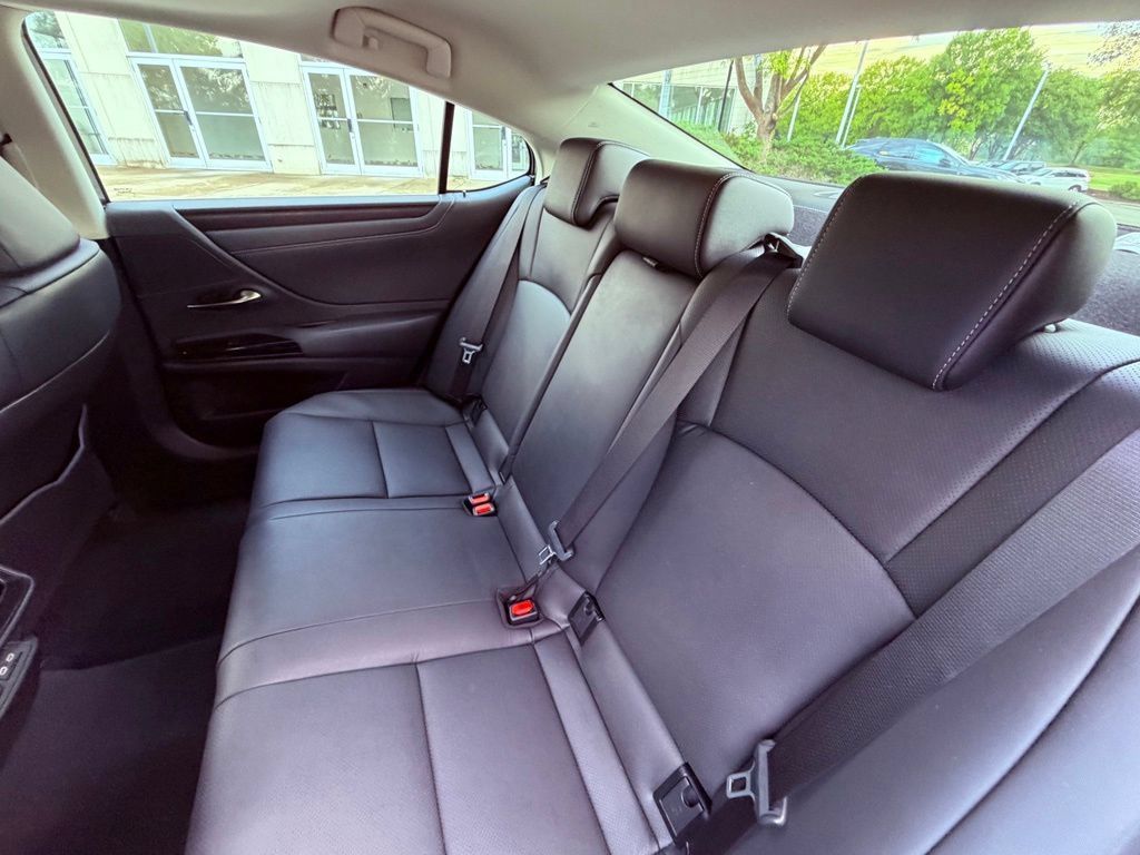 Certified 2024 Lexus ES 300h w/ Premium Package FWD image 14