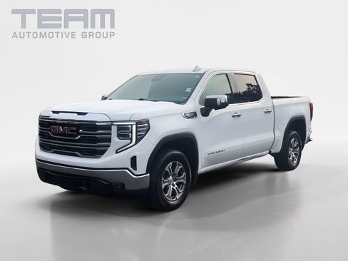 Used 2025 GMC Sierra 1500 SLT RWD image 3