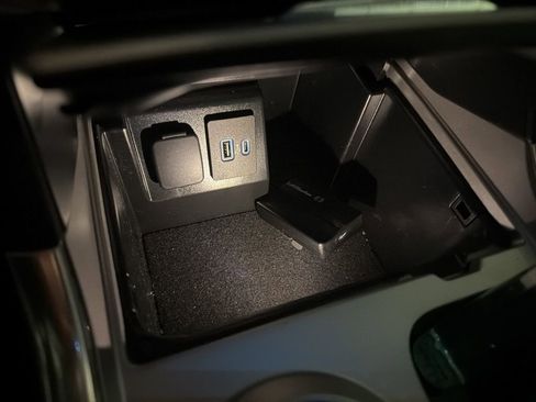 Used 2024 Ford Explorer XLT w/ Equipment Group 202A image 23