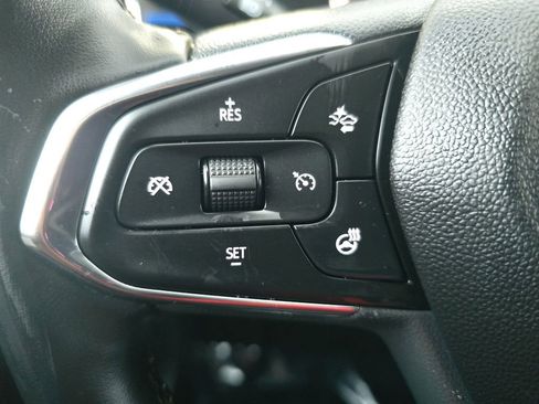 Used 2025 Chevrolet Trax LT w/ Driver Confidence Package image 17