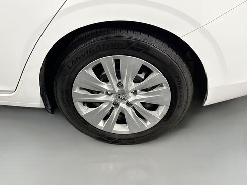 Used 2024 Nissan Sentra S FWD image 37