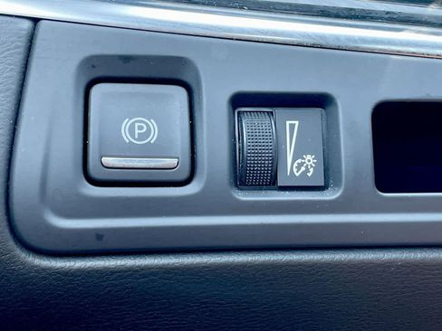 Used 2025 Cadillac XT5 Premium Luxury AWD/4WD image 30