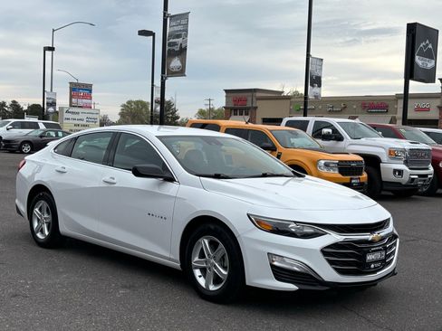 Used 2024 Chevrolet Malibu LS FWD image 1