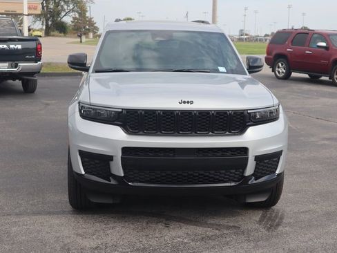 New 2025 Jeep Grand Cherokee L Altitude image 21