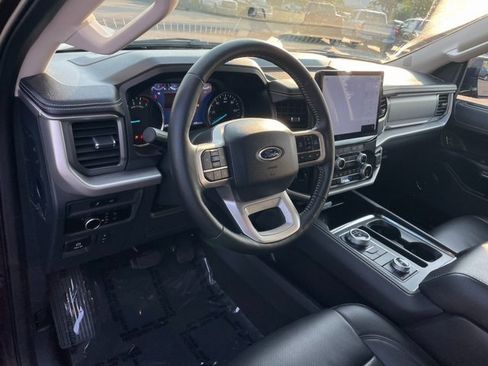 Certified 2024 Ford Expedition XLT image 12