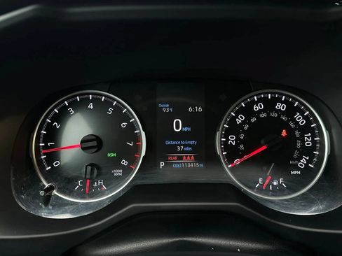 Used 2021 Toyota RAV4 XLE FWD image 34