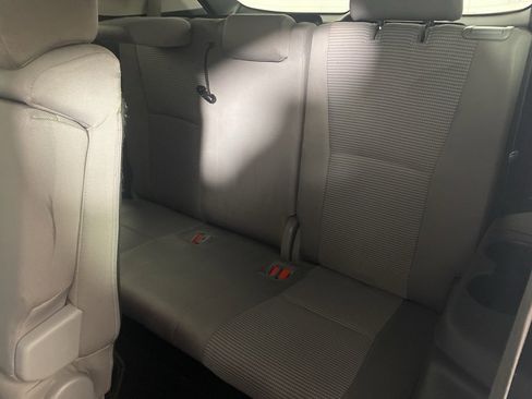Used 2020 Toyota Highlander L image 14