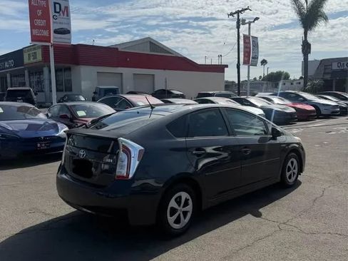 Used 2013 Toyota Prius Two FWD image 4