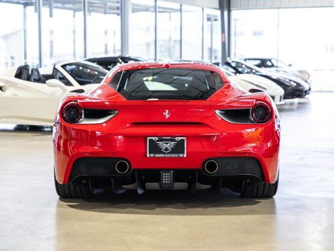 Used 2016 Ferrari 488 GTB RWD image 5