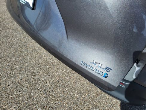 Certified 2023 Toyota Sienna XLE image 27