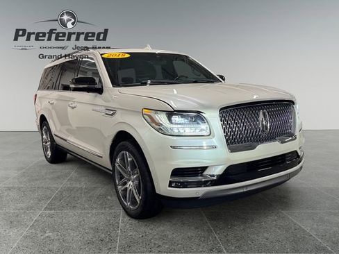 Used 2018 Lincoln Navigator L Reserve w/ Technology Package image 8