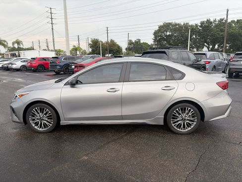 Used 2024 Kia Forte GT-Line w/ GT-Line Premium Package FWD image 4