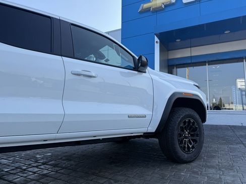 New 2026 GMC Canyon Elevation w/ Convenience Package image 11