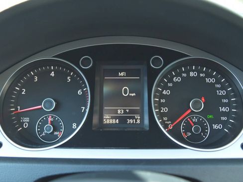 Used 2010 Volkswagen Passat Komfort image 25