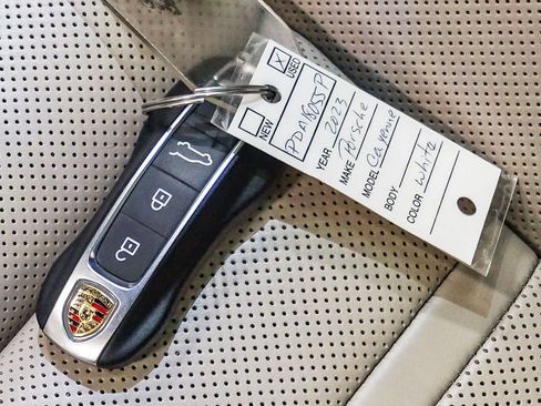 Certified 2023 Porsche Cayenne GTS w/ Premium Package Plus AWD/4WD image 29