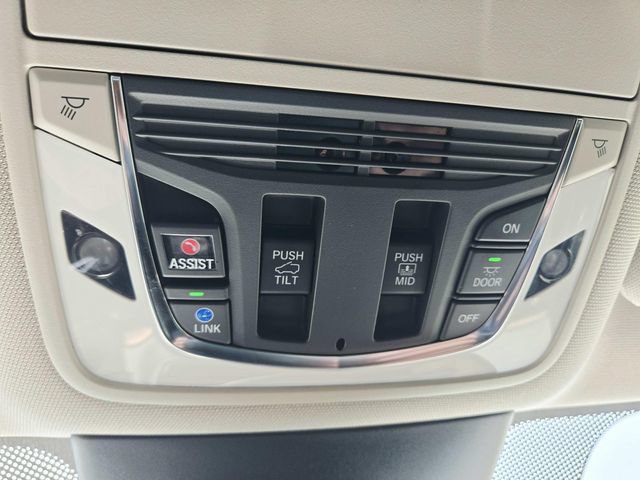 Used 2022 Acura MDX w/ Technology Package AWD/4WD image 33