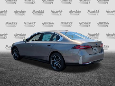 Used 2027 BMW 530i xDrive w/ Premium Package AWD/4WD image 8