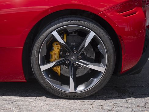 Used 2022 Ferrari SF90 Spider AWD/4WD image 18