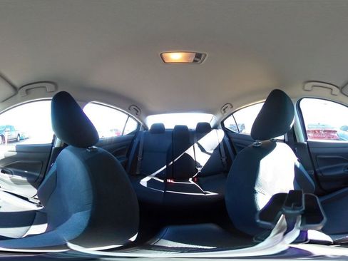 Used 2025 Nissan Versa SV image 41