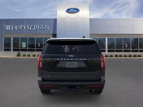 New 2026 Ford Expedition Active image 5