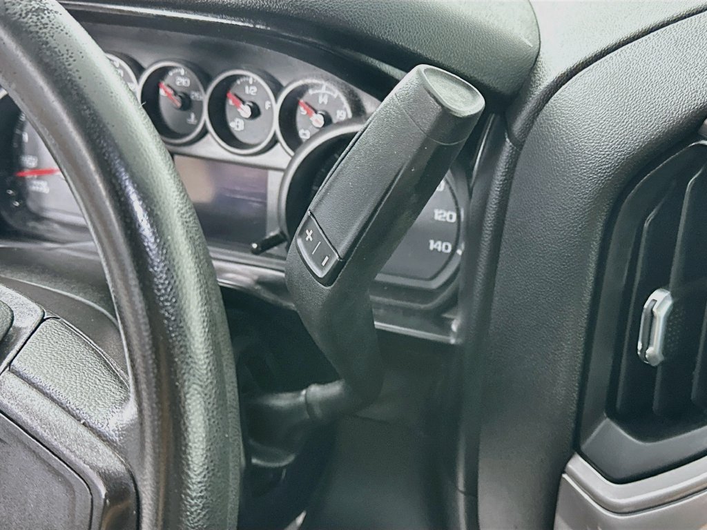 Used 2020 Chevrolet Silverado 1500 Custom w/ Custom Value Package AWD/4WD image 19