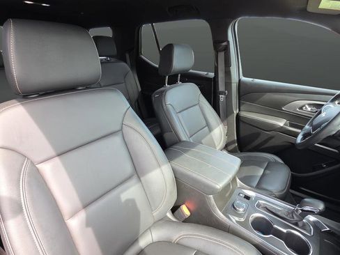 Used 2023 Chevrolet Traverse LT AWD/4WD image 24