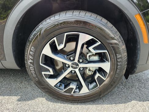 Used 2025 Kia Sportage EX AWD/4WD image 7