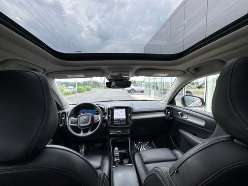 Used 2023 Volvo XC40 B5 Plus w/ Climate Package AWD/4WD image 18