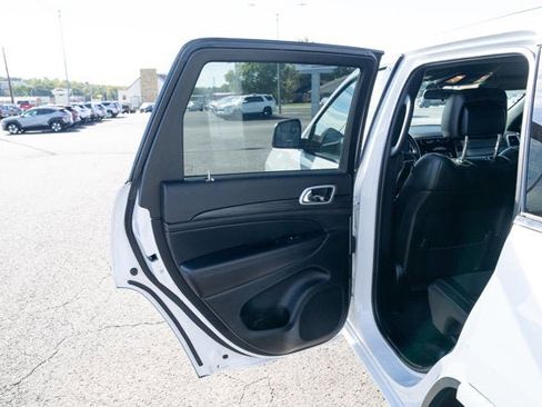 Certified 2021 Jeep Grand Cherokee Laredo X image 11
