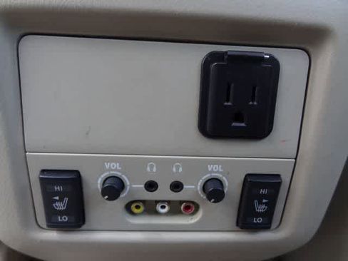 Used 2014 Nissan Pathfinder Platinum w/ Platinum Premium Package FWD image 12
