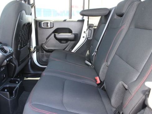 Used 2021 Jeep Wrangler Unlimited Rubicon w/ Xtreme Recon 35" Tire Package AWD/4WD image 42