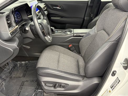 Used 2023 Toyota Crown XLE image 16