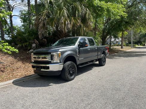Used 2019 Ford F250 XL w/ STX Appearance Package AWD/4WD image 8