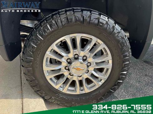 Used 2024 Chevrolet Silverado 2500 LTZ w/ LTZ Convenience Package image 34