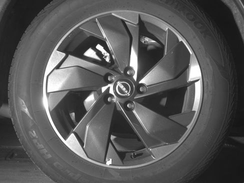 Used 2025 Nissan Rogue SV AWD/4WD image 15