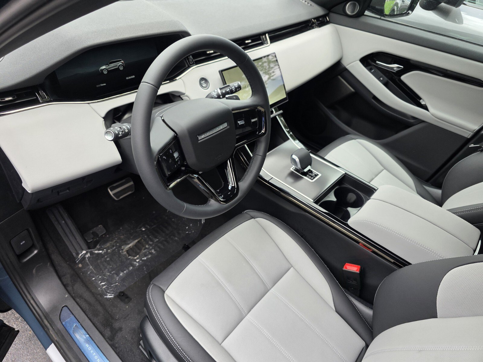 Used 2026 Land Rover Range Rover Evoque Hoxton AWD/4WD image 11