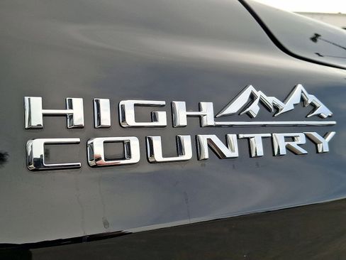 New 2025 Chevrolet Tahoe High Country AWD/4WD image 19