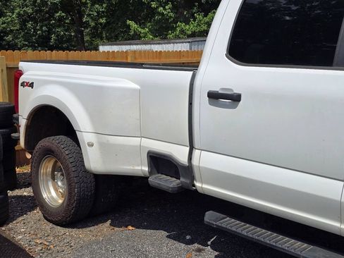 Used 2024 Ford F350 XL w/ XL Driver Assist Package AWD/4WD image 5