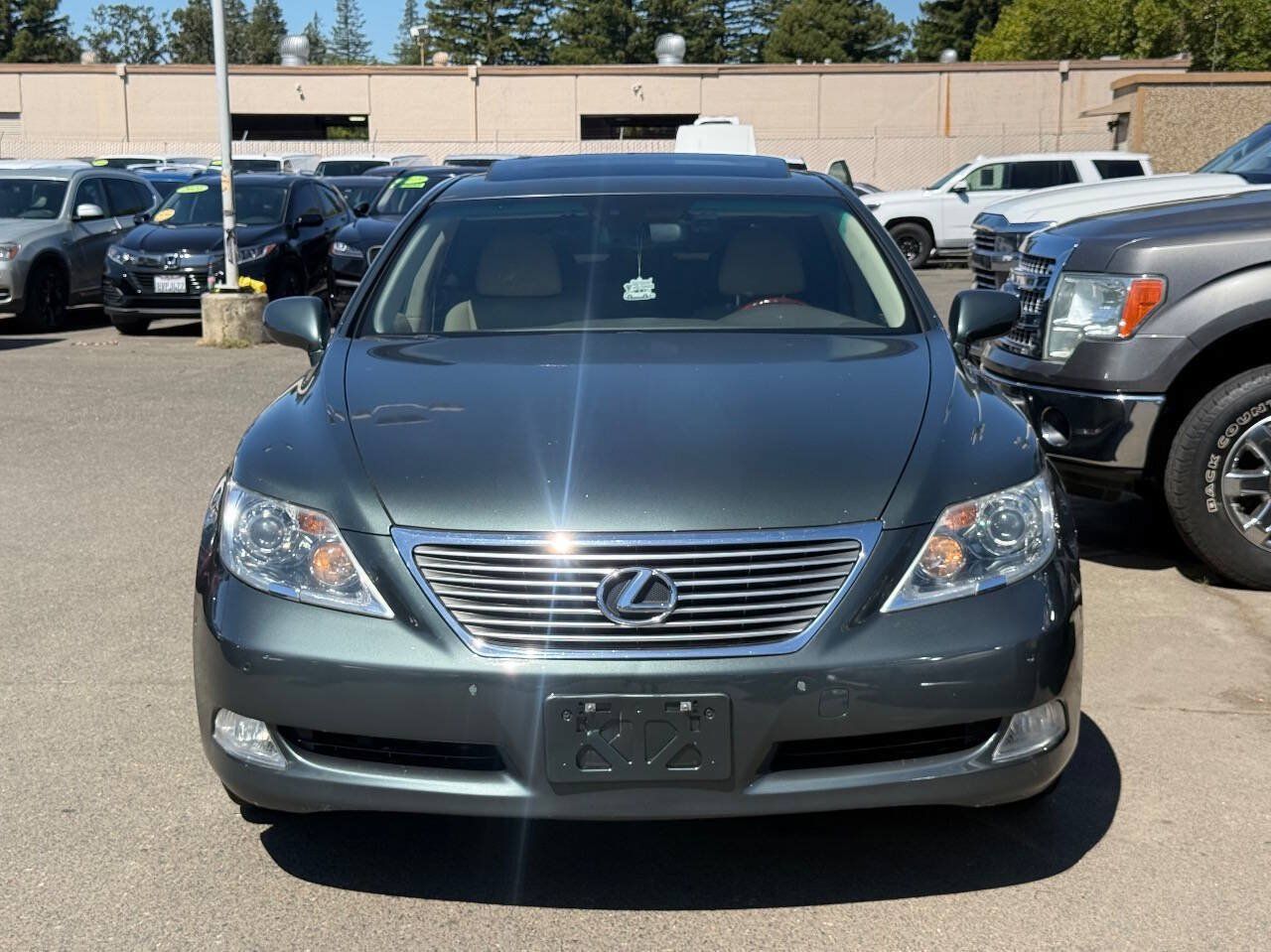 Used 2008 Lexus LS 460 RWD image 2