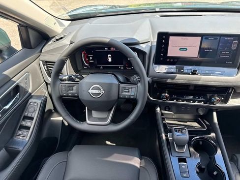 New 2026 Nissan Rogue Platinum AWD/4WD image 18