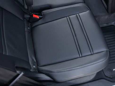 Certified 2026 Porsche Cayenne image 39