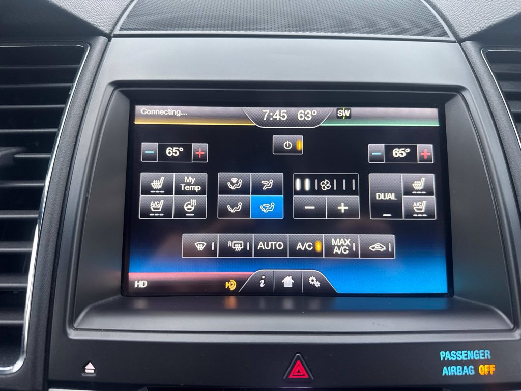 Used 2015 Ford Taurus SHO w/ Equipment Group 401A AWD/4WD image 32