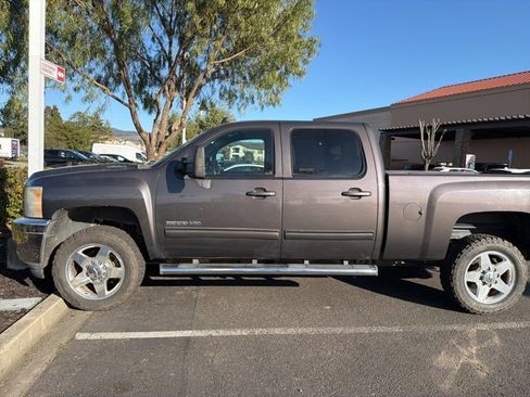 Used 2011 Chevrolet Silverado 2500 LTZ w/ LTZ Plus Package image 20