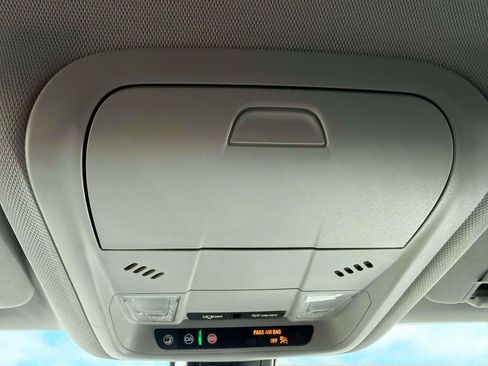 Used 2025 Chevrolet Blazer LT FWD image 24