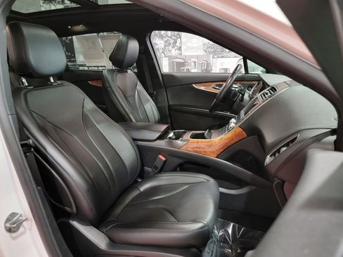 Used 2020 Lincoln Nautilus Reserve image 20