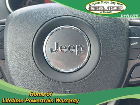 Used 2022 Jeep Cherokee Trailhawk AWD/4WD image 21