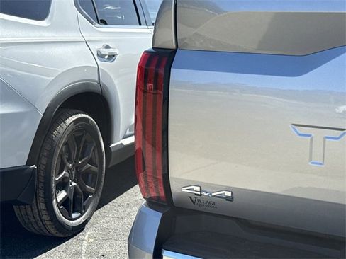 Used 2025 Toyota Tundra Limited image 9