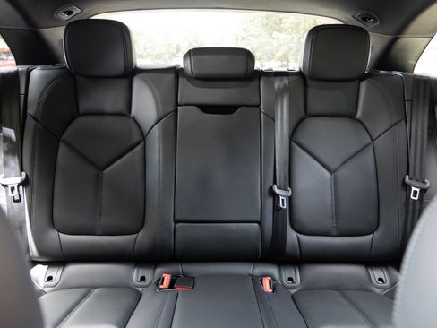 Certified 2026 Porsche Macan AWD/4WD image 29