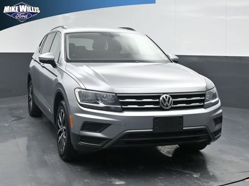 Used 2021 Volkswagen Tiguan SE image 1